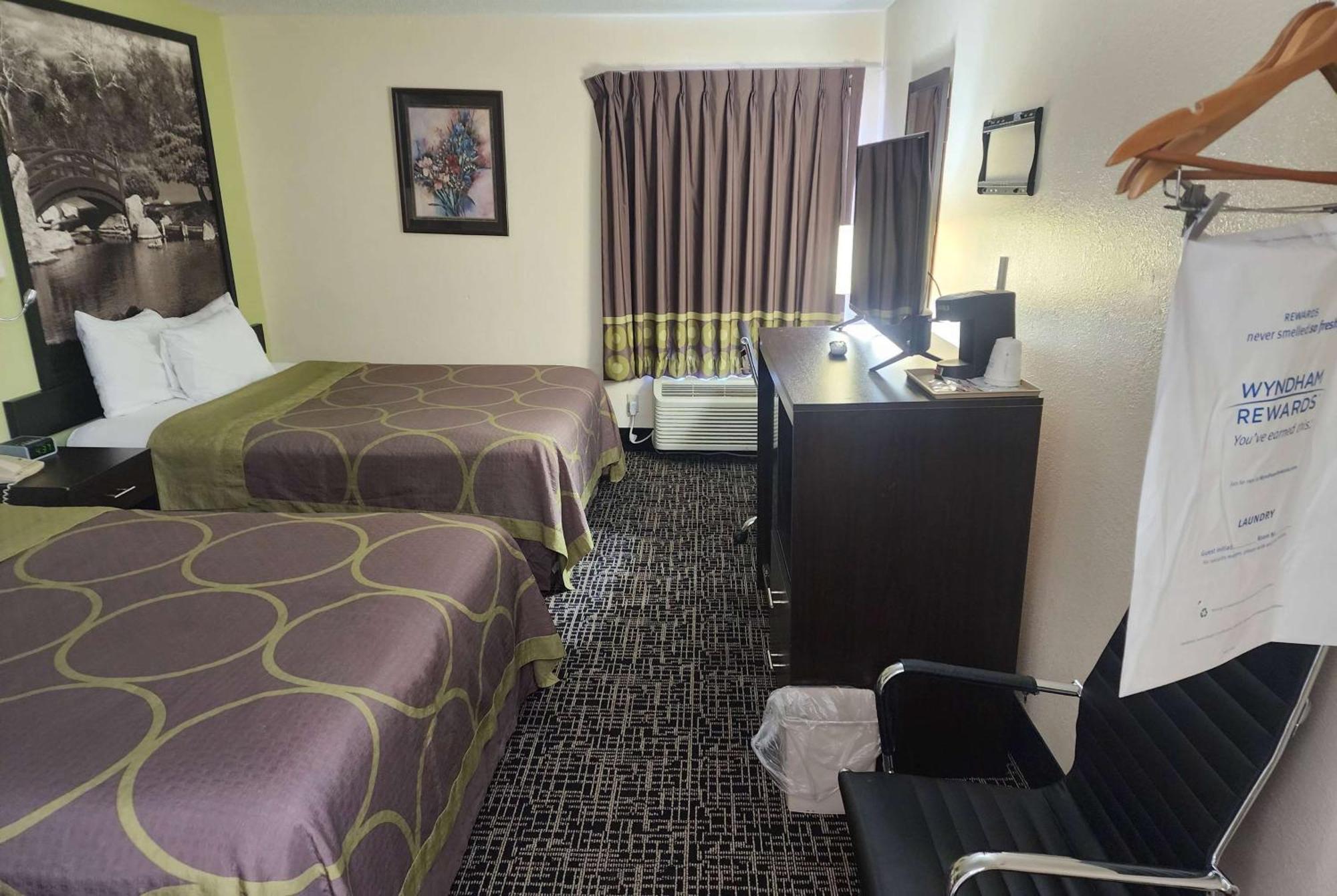 Super 8 By Wyndham Galesburg Hotel Kültér fotó